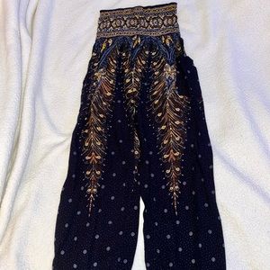 (SOLD) Loose Boho Flowy High Waisted Pocketed Pants